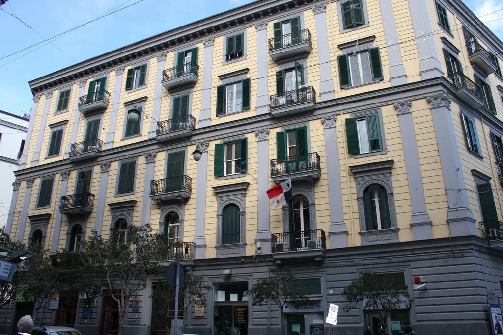Be Italian Flat Duomo 319 Bed & Breakfast Naples Exterior photo