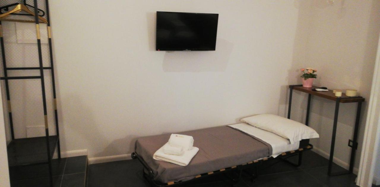 Be Italian Flat Duomo 319 Bed & Breakfast Naples Exterior photo