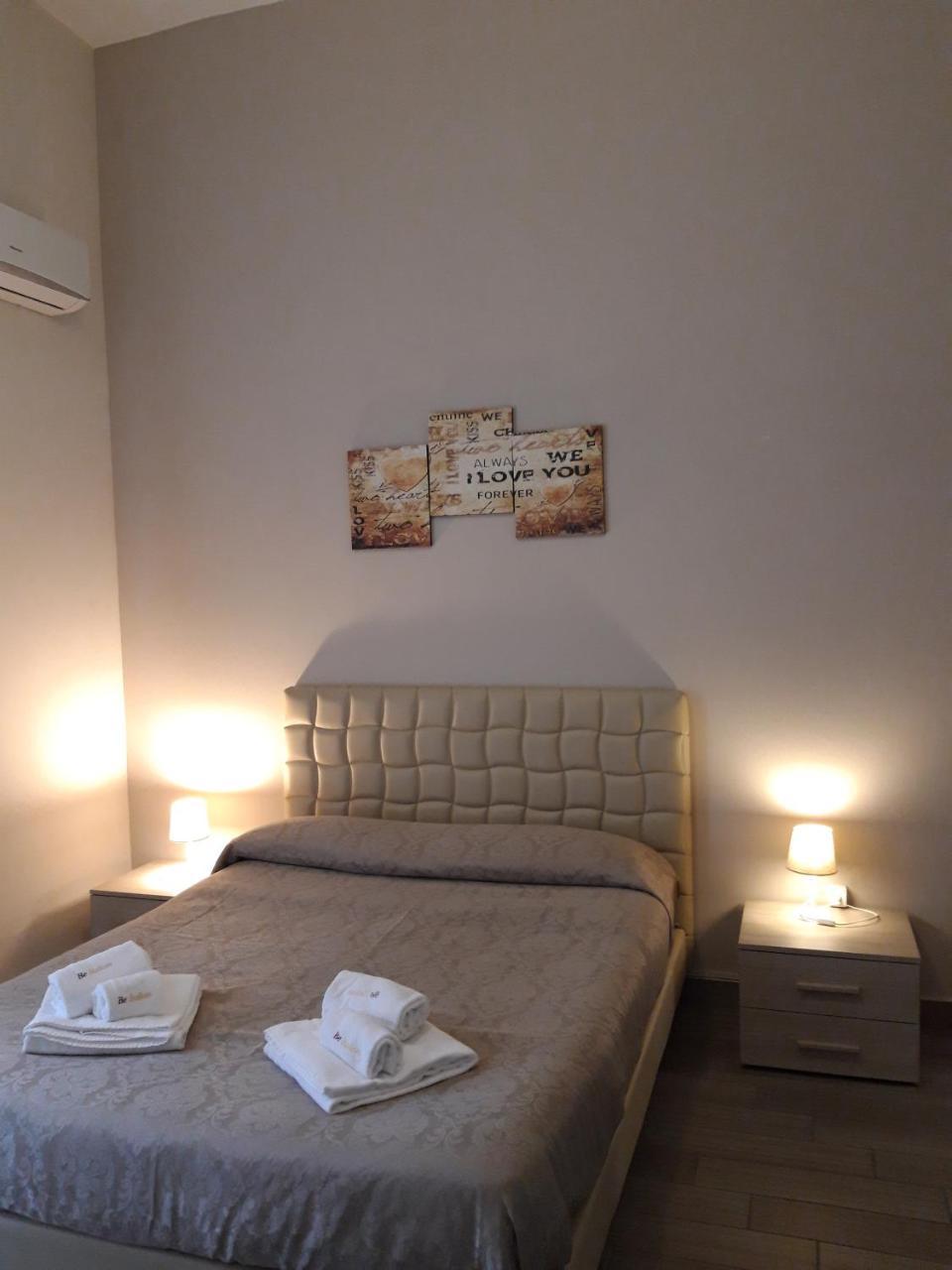 Be Italian Flat Duomo 319 Bed & Breakfast Naples Exterior photo